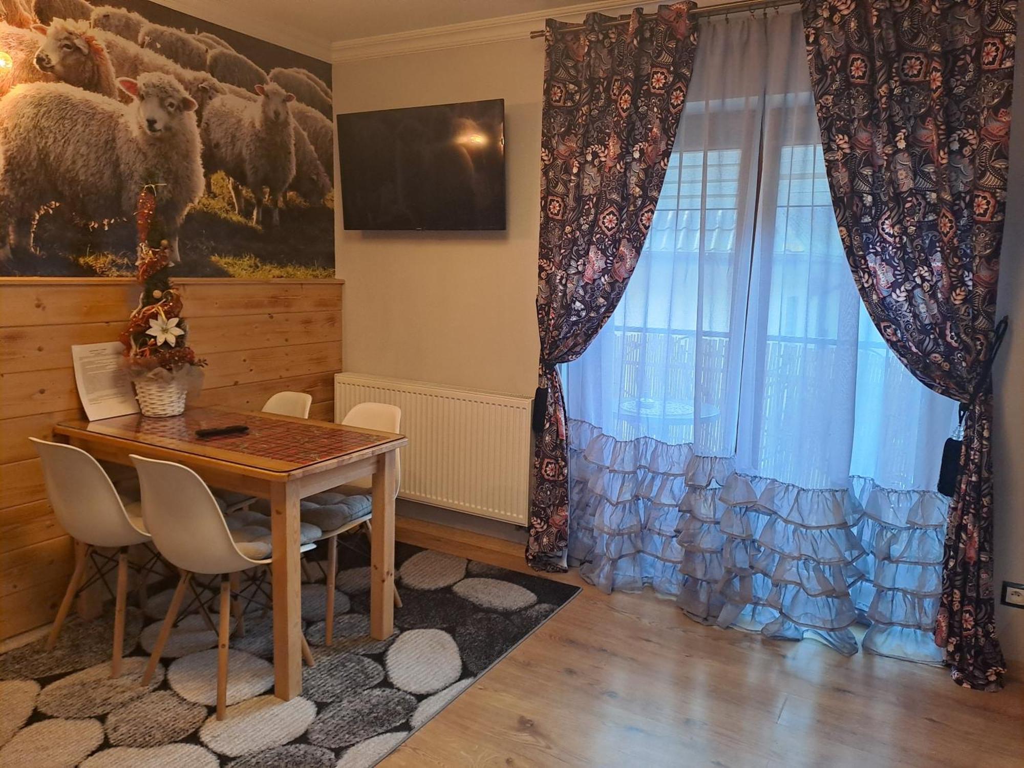 Apartamenty U Paliderki ポロニン 部屋 写真